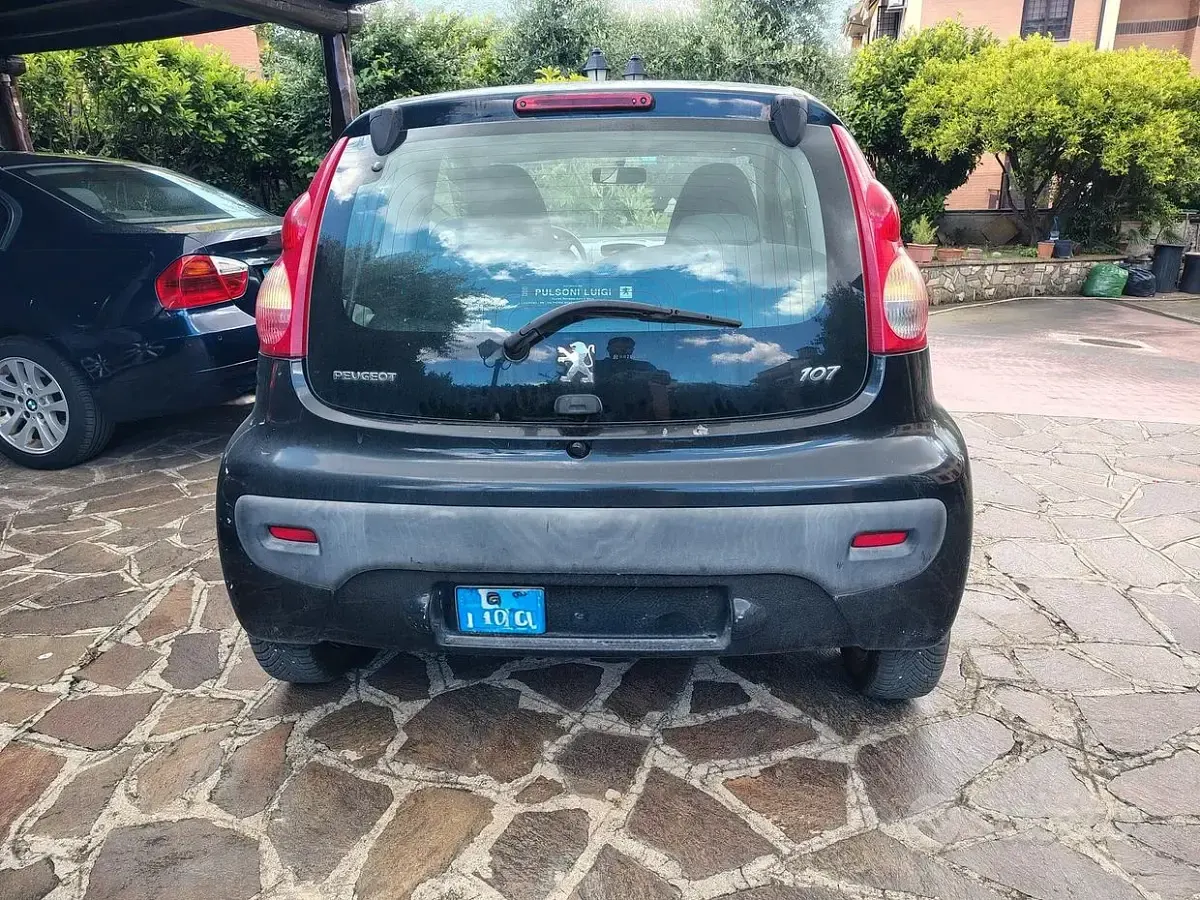 Usata Peugeot 107 68 CV (50 kW) 2008 Utilitaria
