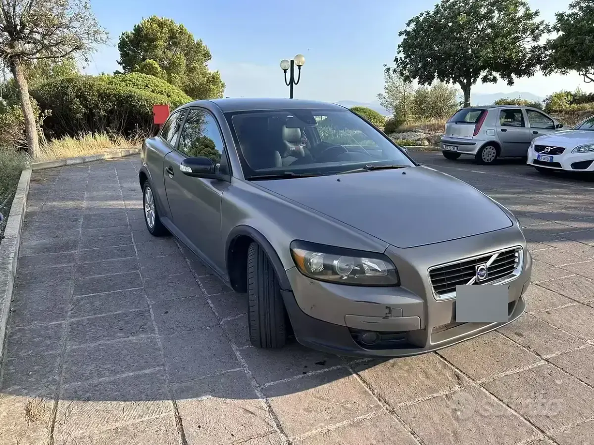 Usata Volvo C30 136 CV (100 kW) 2008 Grigio Utilitaria