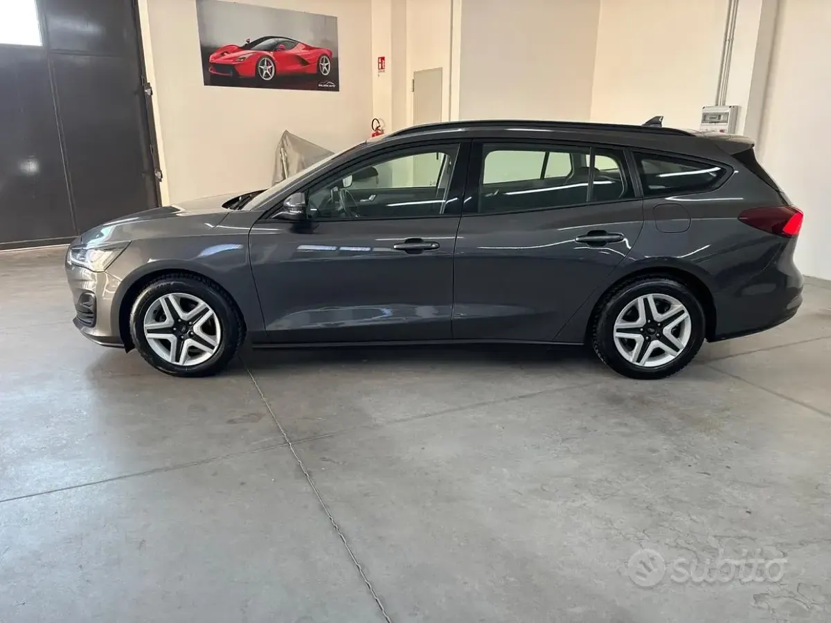 Usata Ford Focus Business Edition 120 CV (88 kW) 2022 Grigio Station wagon