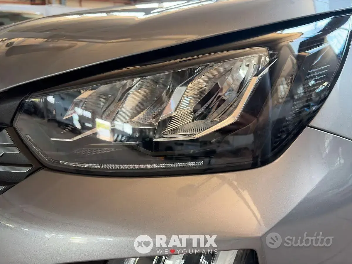 Usata Peugeot 2008 Allure 131 CV (96 kW) 2025 Grigio artense SUV
