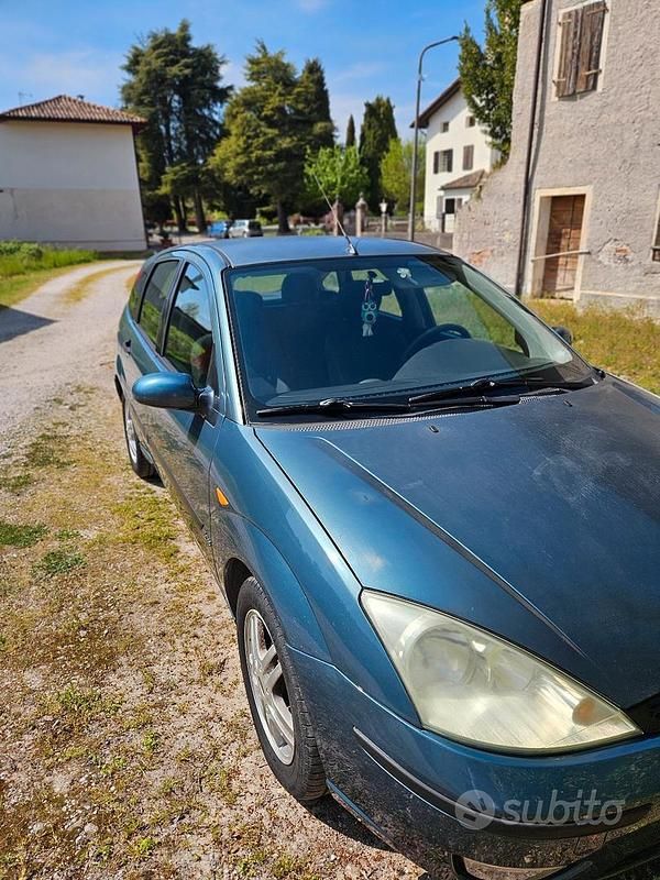 Begagnad Ford Focus 100 HK (73 kW) 2002 Sedan