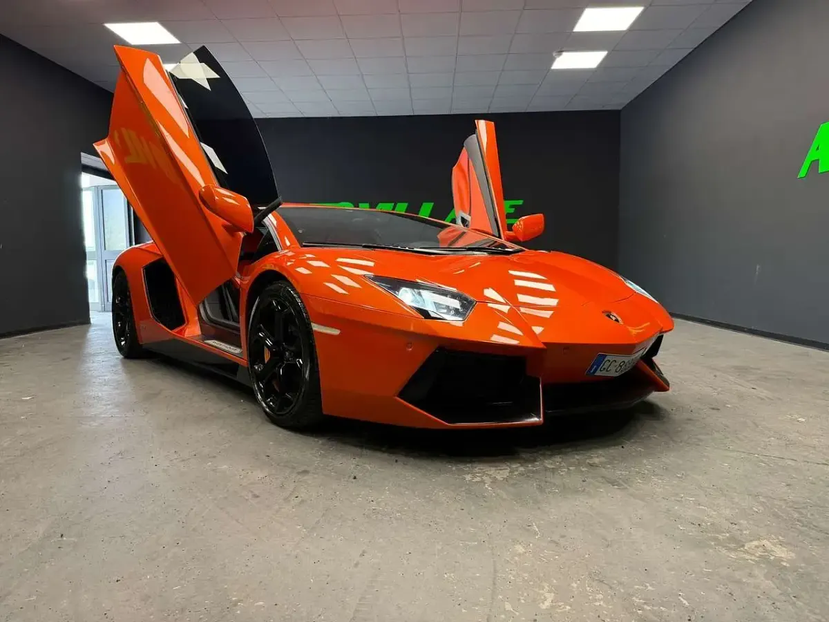 Usata Lamborghini Aventador 700 CV (514 kW) 2012 Arancione Coupé