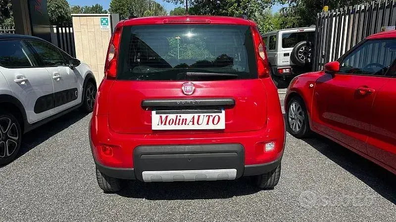 Usado Fiat Panda 4x4 S 86 CV (63 kW) 2015 Rojo Utilitario