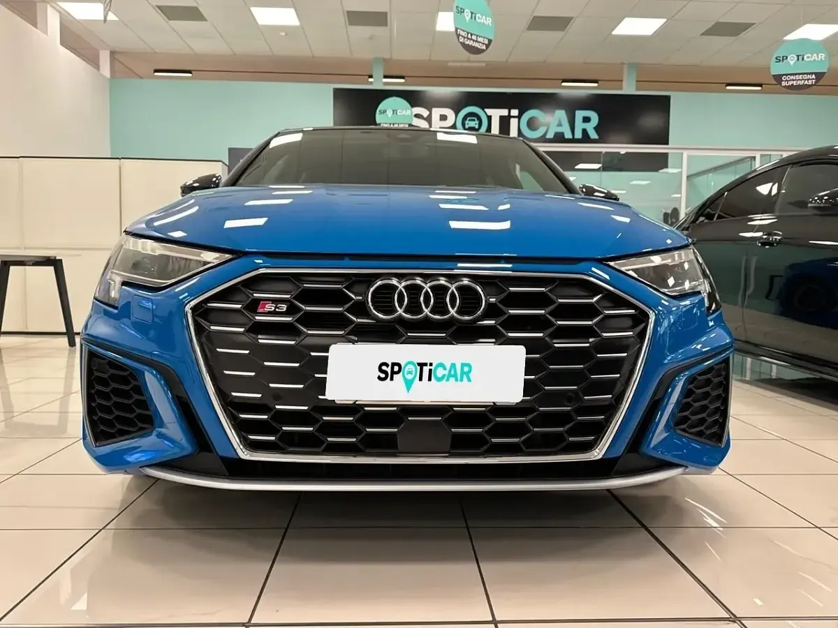 Begagnad Audi A3 Ambiente 310 HK (228 kW) 2022 Blå Sedan