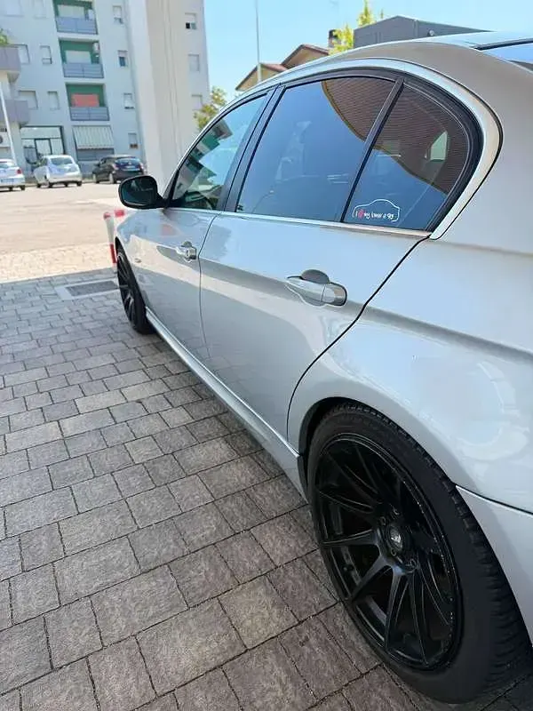 Usata BMW 320 184 CV (135 kW) 2010 Grigio Berlina