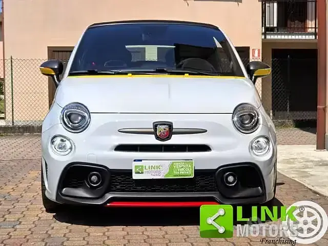 Usata Abarth 695C 179 CV (131 kW) 2024 Grigio Cabrio