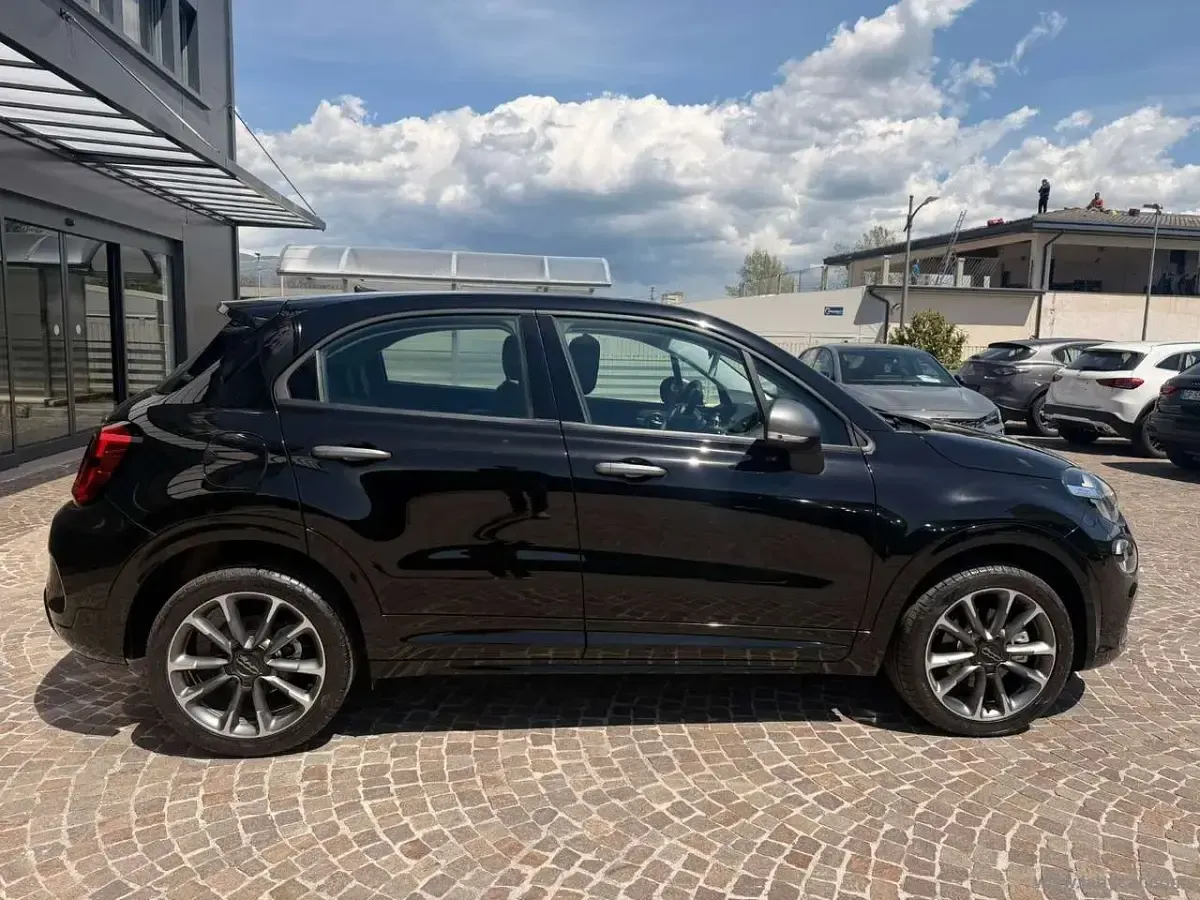 Nuova Fiat 130 Sport 131 CV (96 kW) 2025 Nero SUV