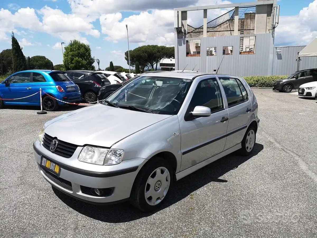 Usata VW Polo Comfortline 75 CV (55 kW) 2001 Argento Berlina