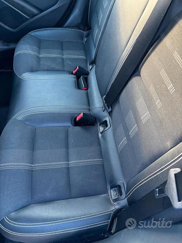 Usata Mercedes GLA200 136 CV (100 kW) 2017 Grigio SUV