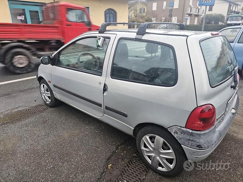 Usata Renault Twingo 58 CV (42 kW) 2002 Grigio Utilitaria