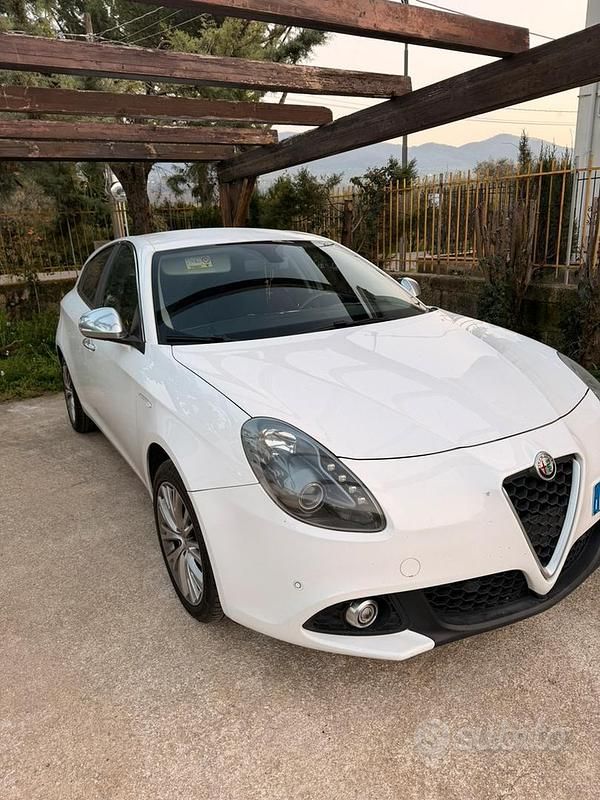Usata Alfa Romeo Giulietta 120 CV (88 kW) 2016 Bianco Utilitaria