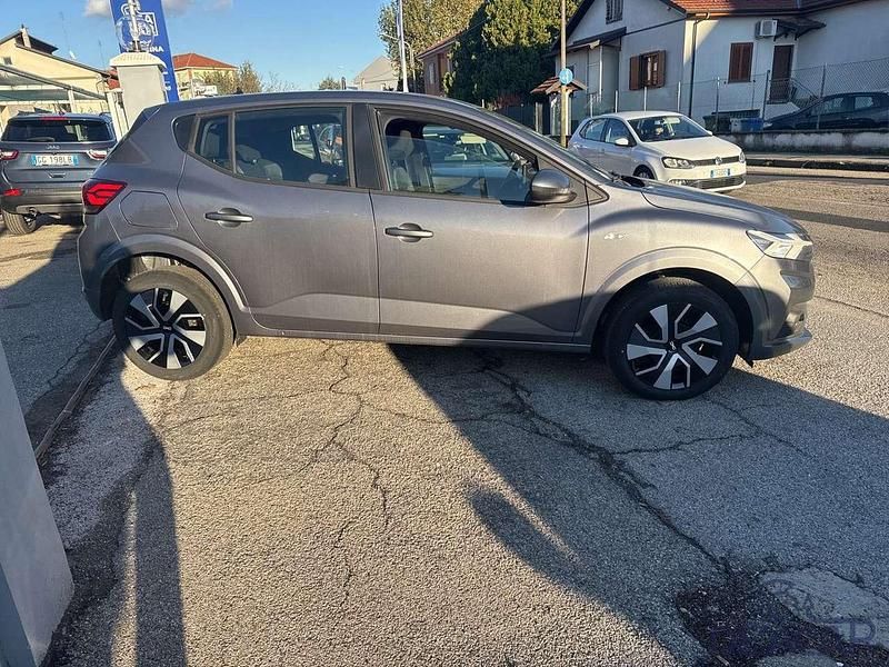 Nuova Dacia Sandero Expression 122 CV (89 kW) 2026 Grigio Utilitaria