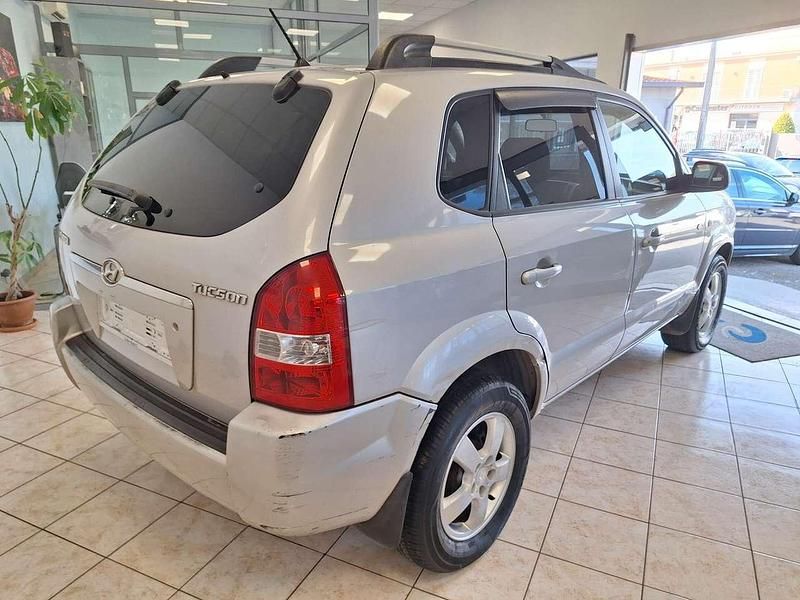Usata Hyundai Tucson Active 141 CV (103 kW) 2007 Argento SUV