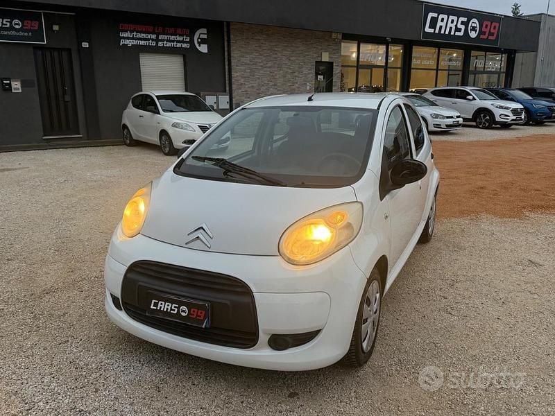 Bianco Usata 2011 Citroën C1 Attraction Due volumi | 2400 € (Ottimo prezzo) - Immagine 1/4