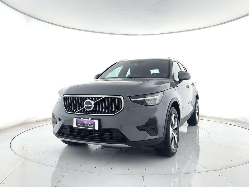 Usata Volvo XC40 Plus 129 CV (94 kW) 2023 Grigio metallizzato SUV