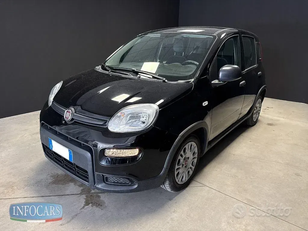 Usata Fiat Panda 69 CV (50 kW) 2023 Nero pastello Utilitaria