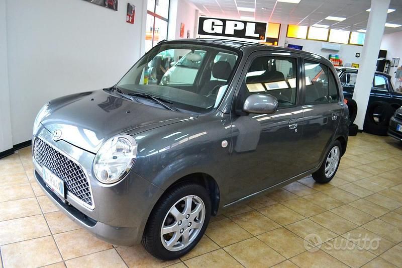 Grigio Usata 2007 Daihatsu Trevis Due volumi | 4590 € - Immagine 1/4