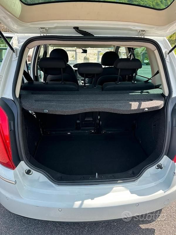 Usata Lancia Musa 95 CV (69 kW) 2012 Bianco Monovolume