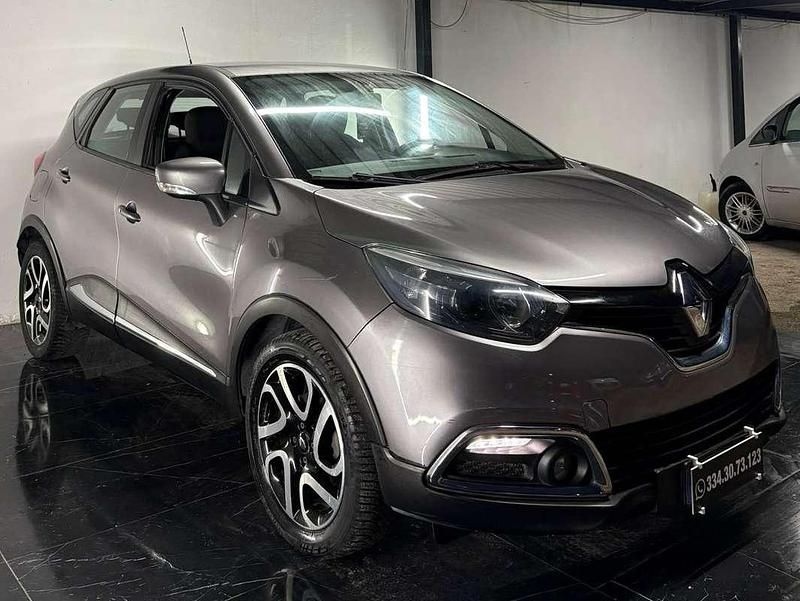 Usata Renault Captur 90 CV (66 kW) 2013 Grigio SUV