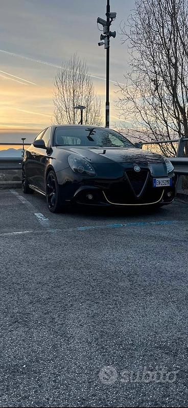 Usata Alfa Romeo Giulietta Exclusive 105 CV (77 kW) 2012 Nero Utilitaria