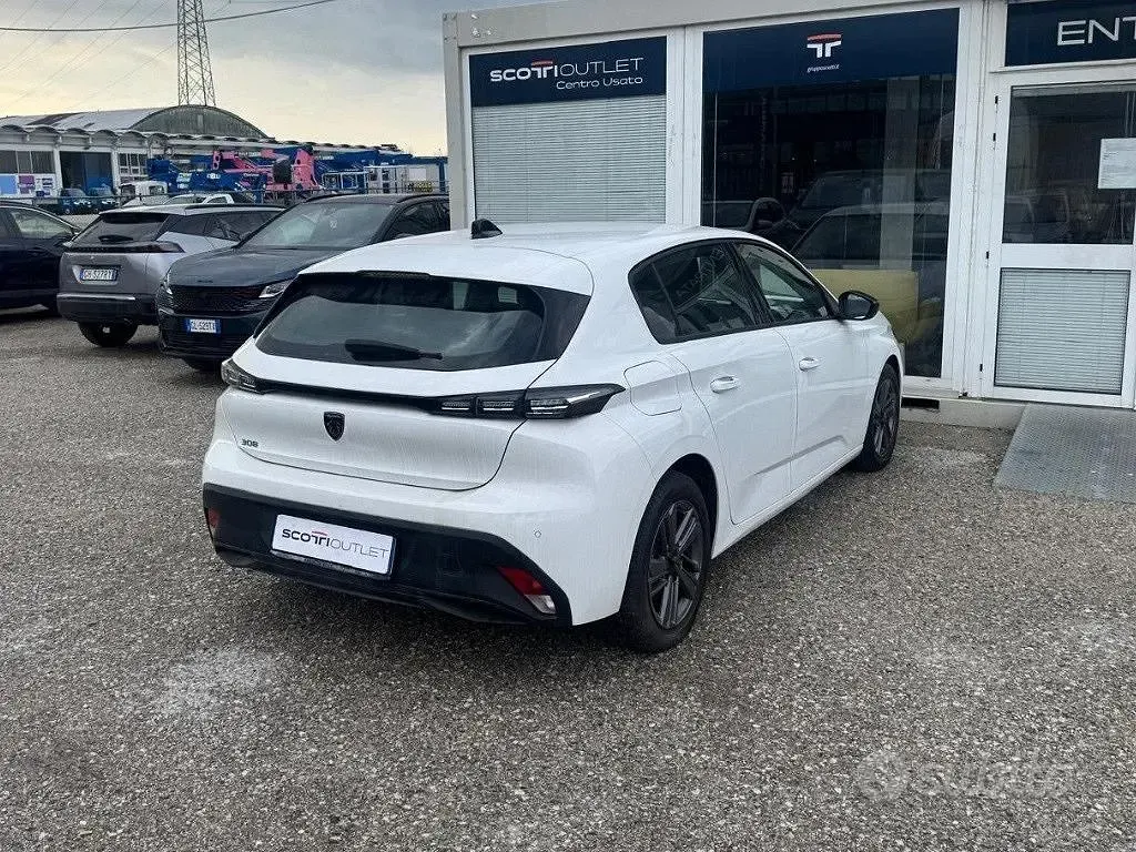 Usado Peugeot 308 S 2022 Blanco Familiar