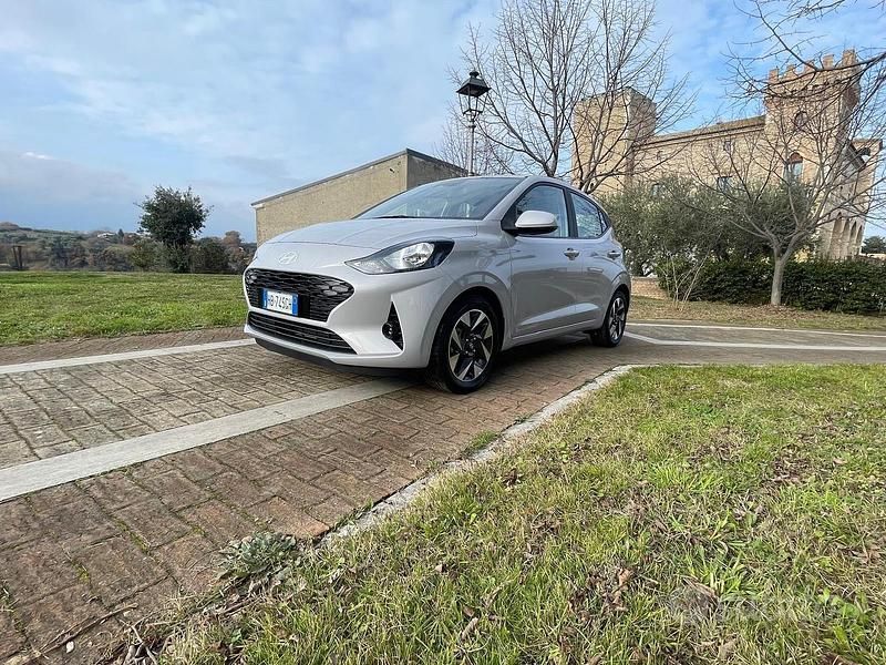 Usata Hyundai i10 61 CV (44 kW) 2024 Grigio Utilitaria