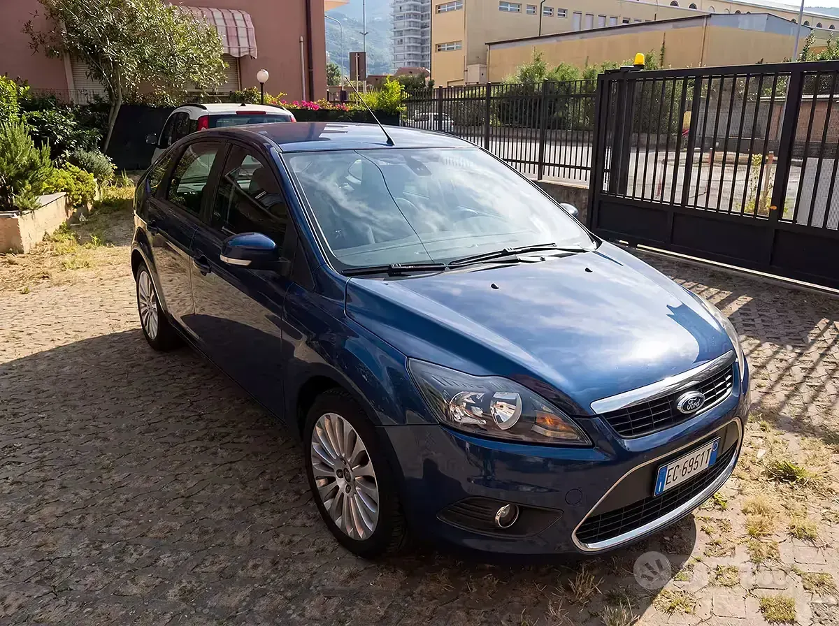 Usata Ford Focus 116 CV (85 kW) 2009 Bluazzurro Berlina