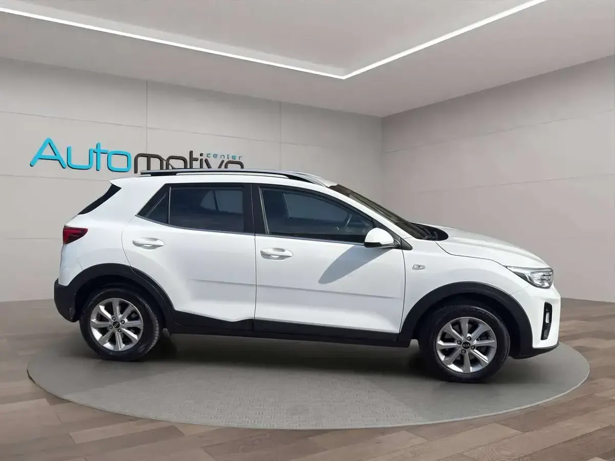 Second-hand Kia Stonic Style 97 CP (71 kW) 2020 Alb SUV