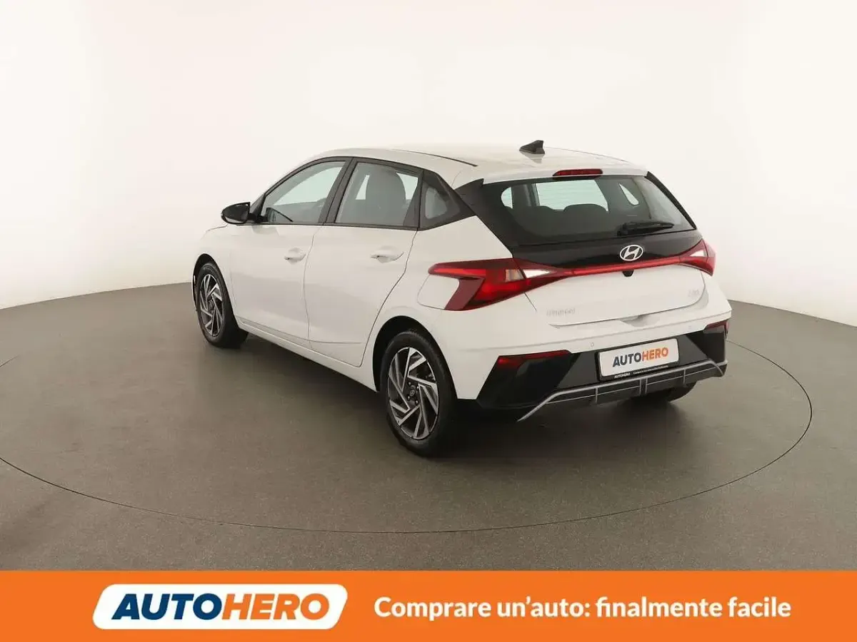 Usata Hyundai i20 101 CV (74 kW) 2024 Bianco Utilitaria