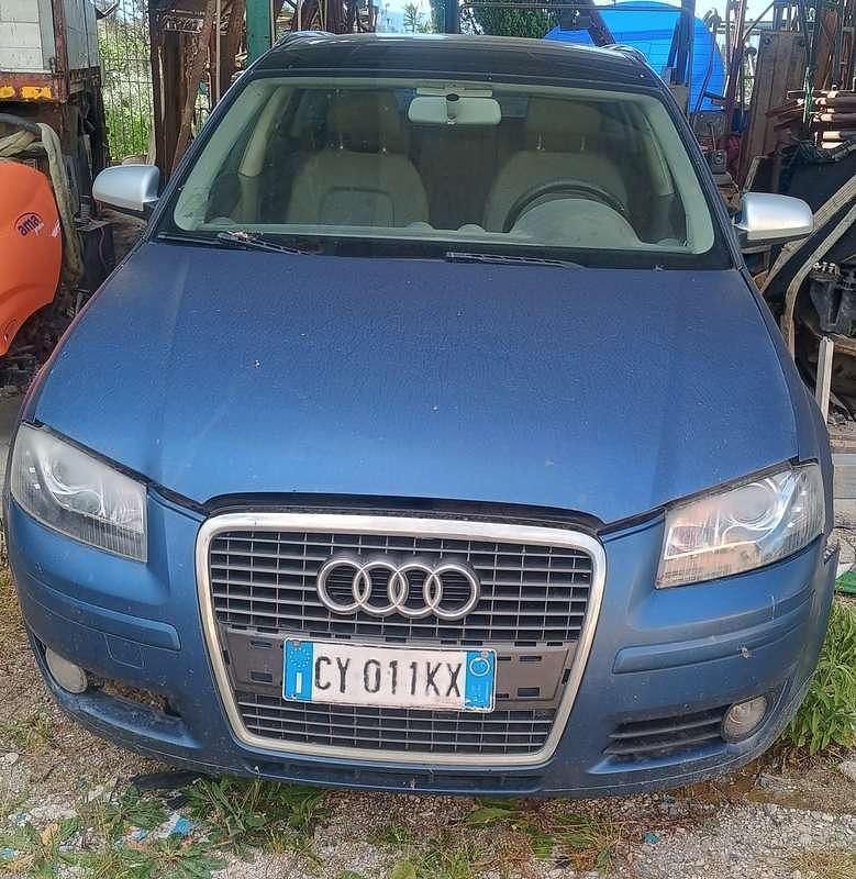 Blu/azzurro Usata 2003 Audi A3 Ambition Tre volumi | 1250 € (Super prezzo) - Immagine 1/3
