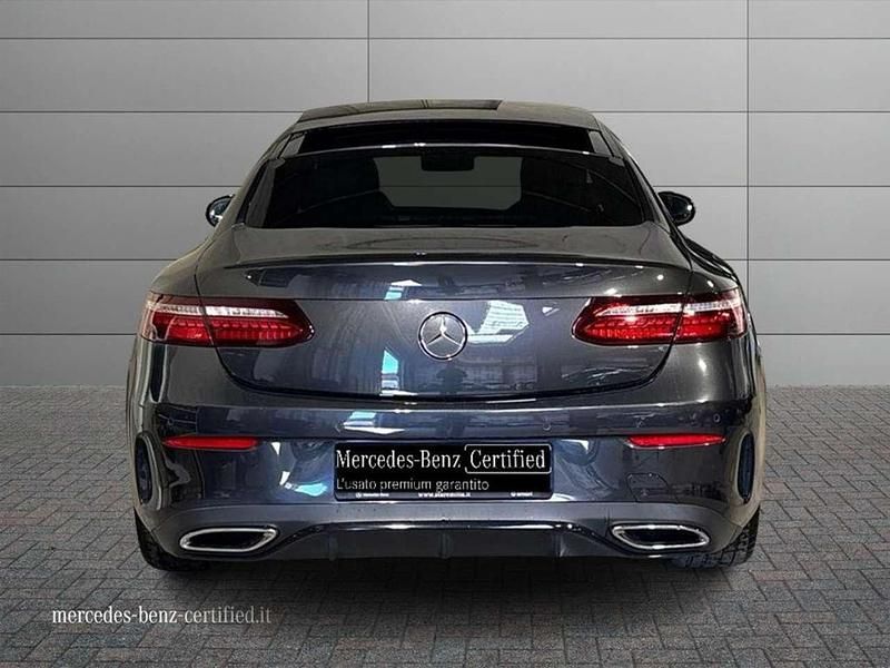 Usata Mercedes E220 Premium Plus 194 CV (142 kW) 2022 Grigio grafite Coupé