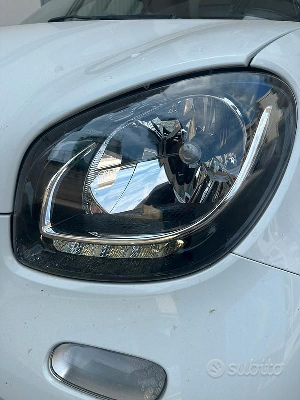 Usata Smart ForFour 71 CV (52 kW) 2019 Bianco Utilitaria