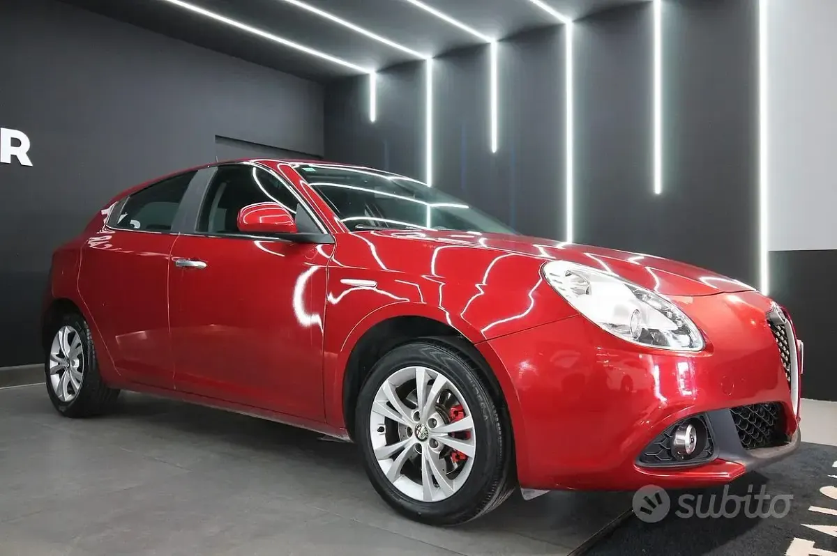 Usata Alfa Romeo Giulietta 140 CV (102 kW) 2011 Rosso Utilitaria