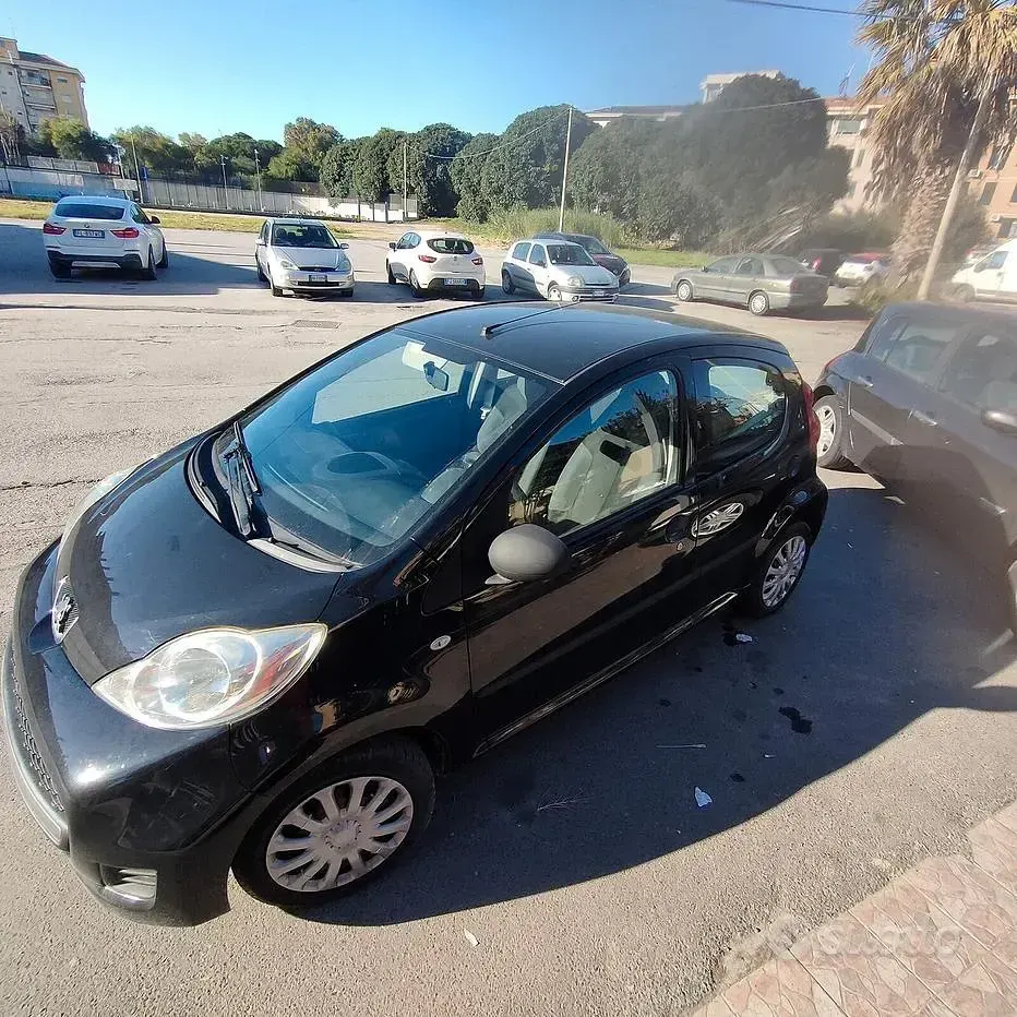 Usata Peugeot 107 68 CV (50 kW) 2011 Nero Utilitaria