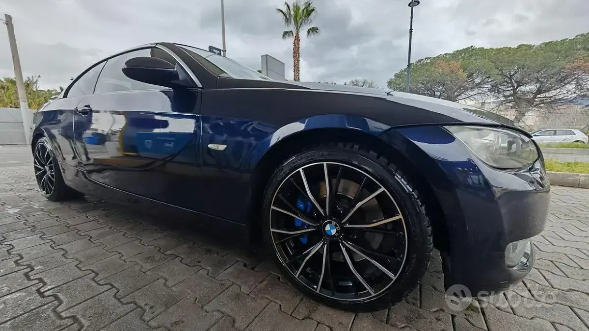 Usata BMW 330 Cabriolet M Sport 245 CV (180 kW) 2009 Blu Cabrio