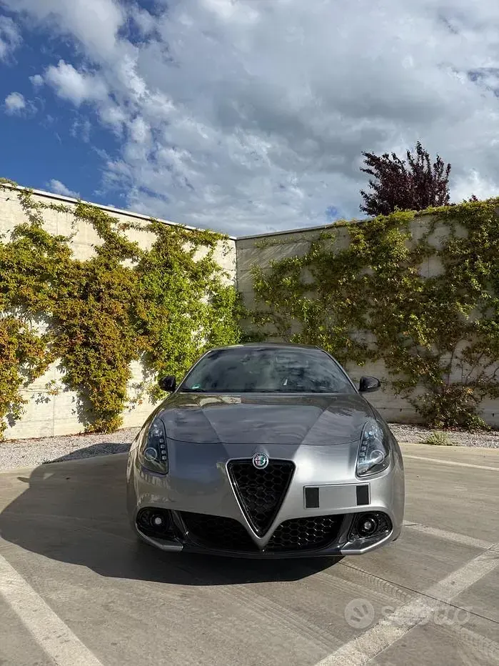 Occasion Alfa Romeo Giulietta Veloce 240 ch (176 kW) 2018 Gris Citadine