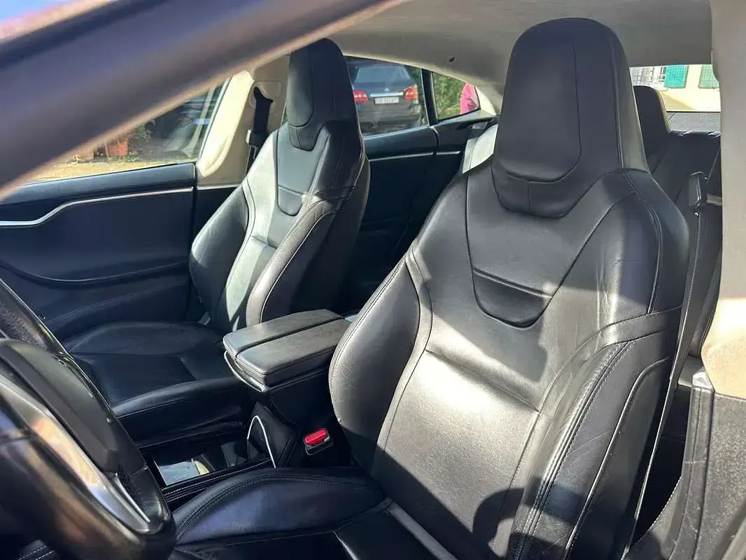 Usata Tesla Model S 135 kW (184 CV) 2016 Blu/azzurro Utilitaria