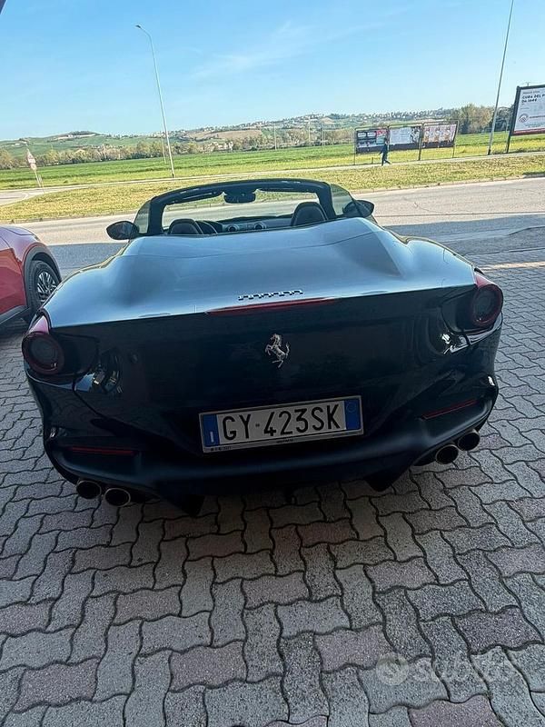 Usata Ferrari Portofino 620 CV (456 kW) 2023 Nero Cabrio