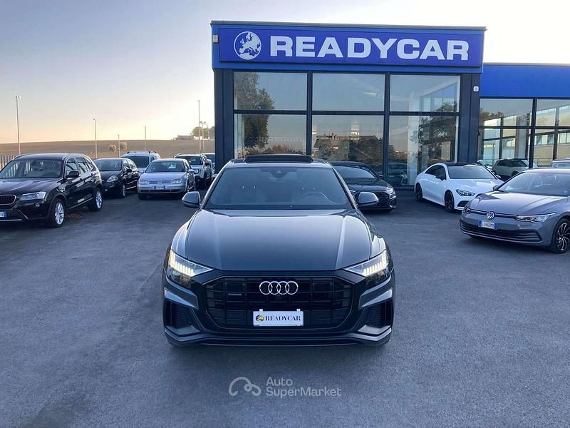 Usata Audi Q8 Sport 286 CV (210 kW) 2022 Grigio daytona SUV
