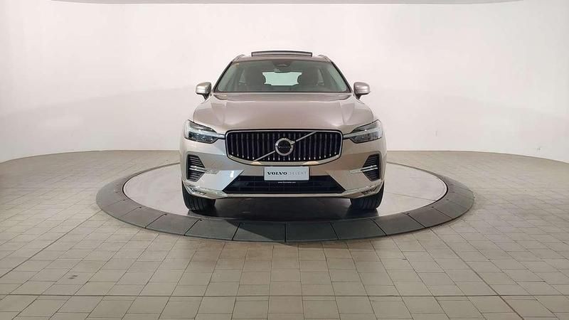 Usata Volvo XC60 Ultimate 197 CV (144 kW) 2023 Bright dusk metallizzato SUV