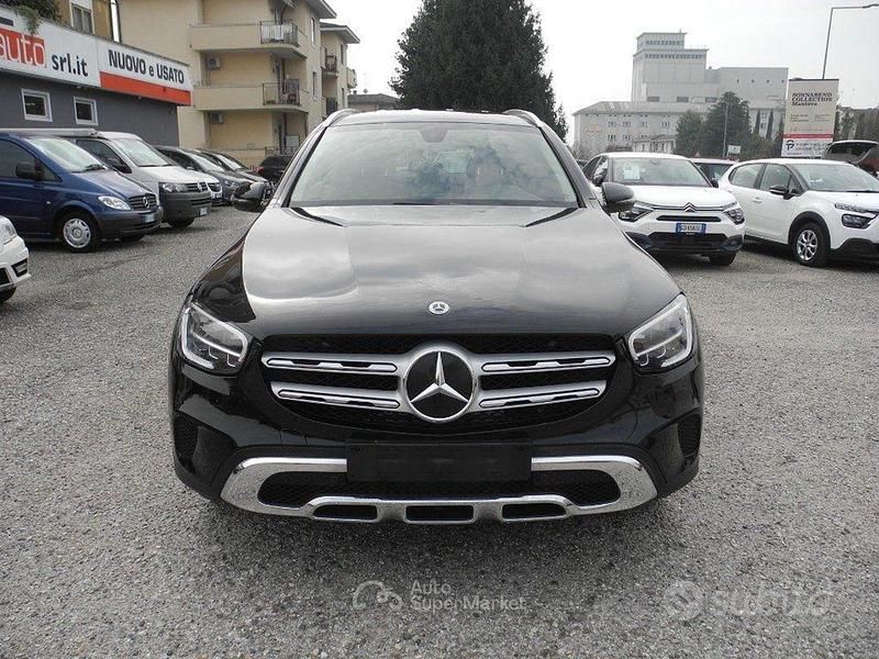 Usata Mercedes GLC300 Business 245 CV (180 kW) 2022 Nero SUV