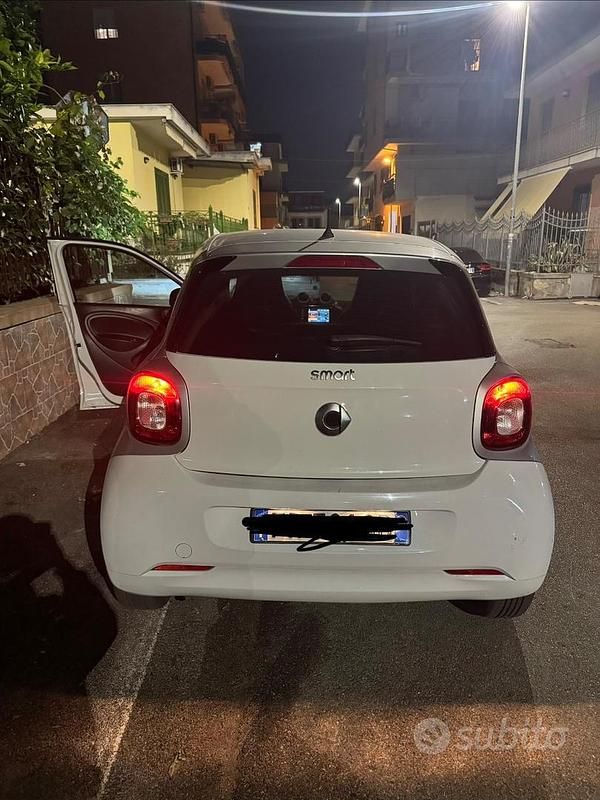 Usata Smart ForFour 71 CV (52 kW) 2018 Bianco Utilitaria