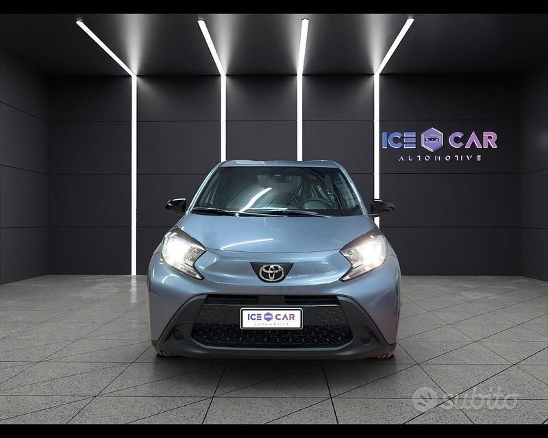 Nuova Toyota Aygo X Active 72 CV (52 kW) 2025 Grigio SUV