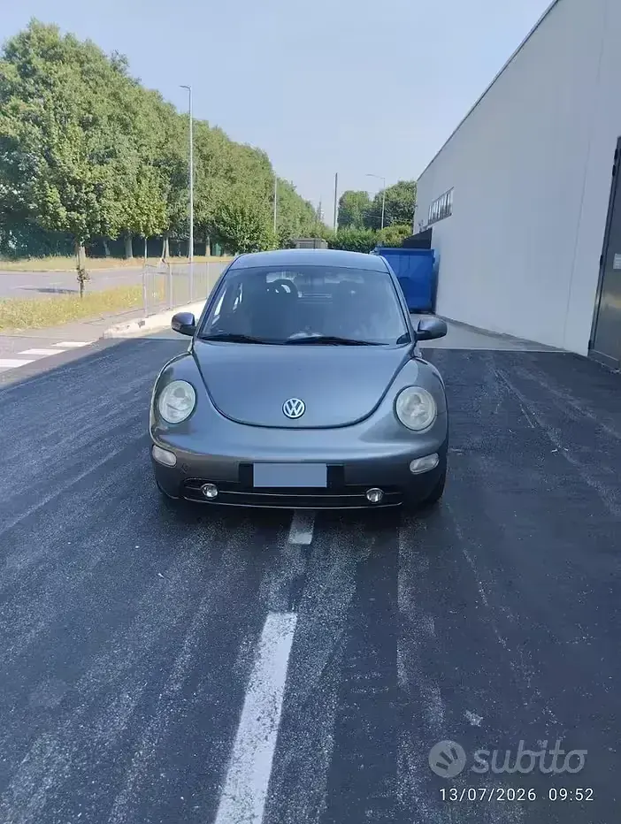 Usata VW New Beetle 101 CV (74 kW) 2002 Grigio Utilitaria