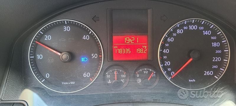 Usata VW Golf V 140 CV (102 kW) 2005 Grigio Utilitaria