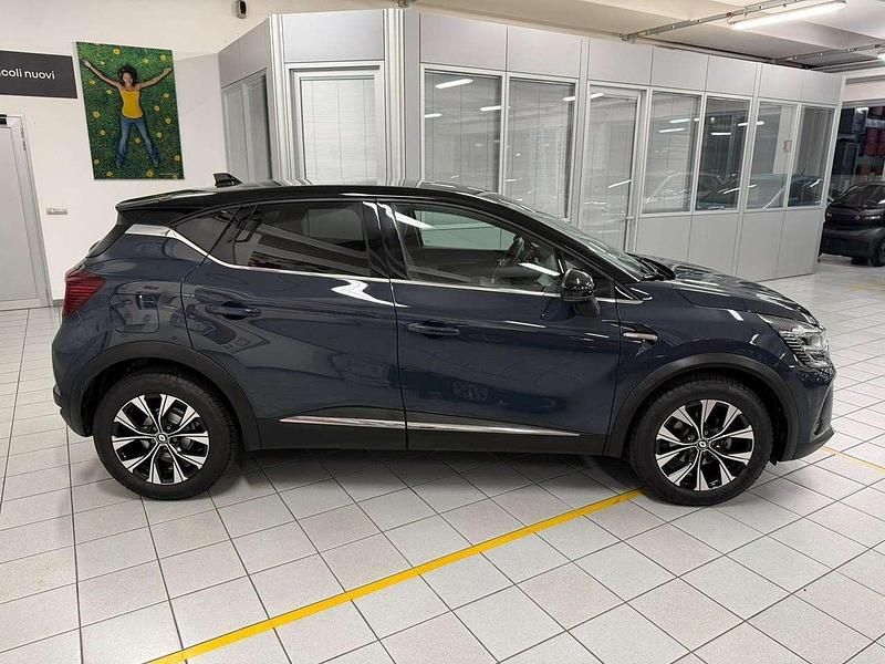 Usata Renault Captur Techno 101 CV (74 kW) 2022 Blu/azzurro SUV