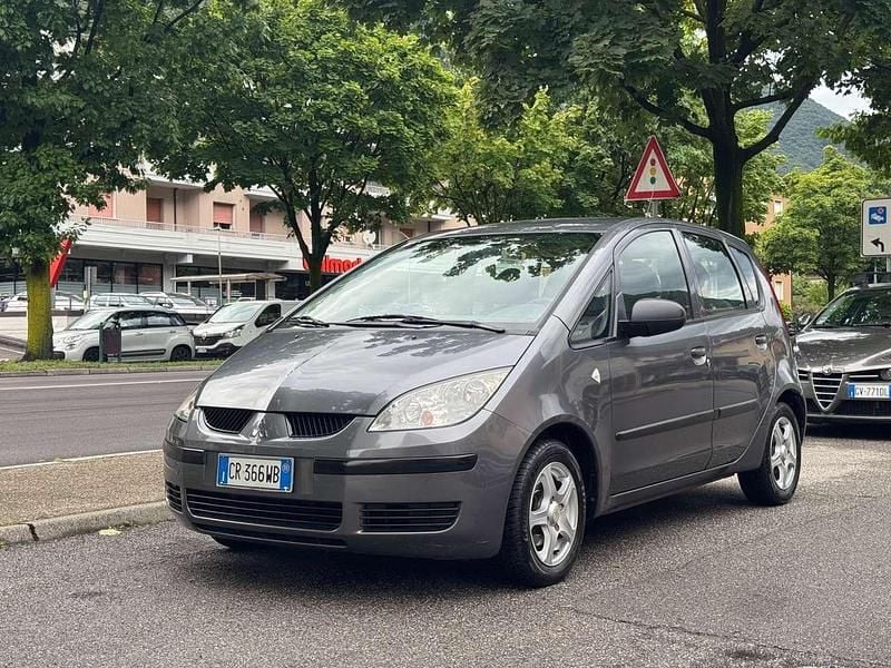 Usata Mitsubishi Colt Instyle 95 CV (69 kW) 2005 Grigio Berlina