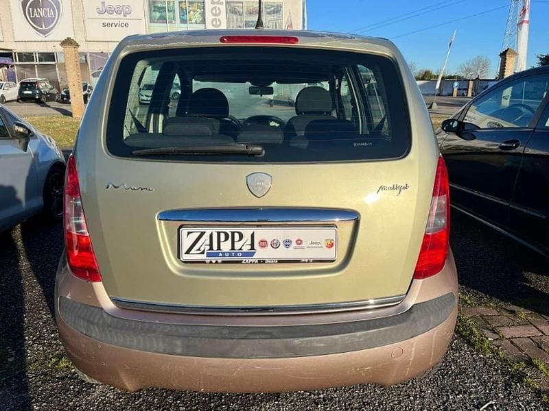 Usata Lancia Musa 69 CV (50 kW) 2007 Oro Monovolume