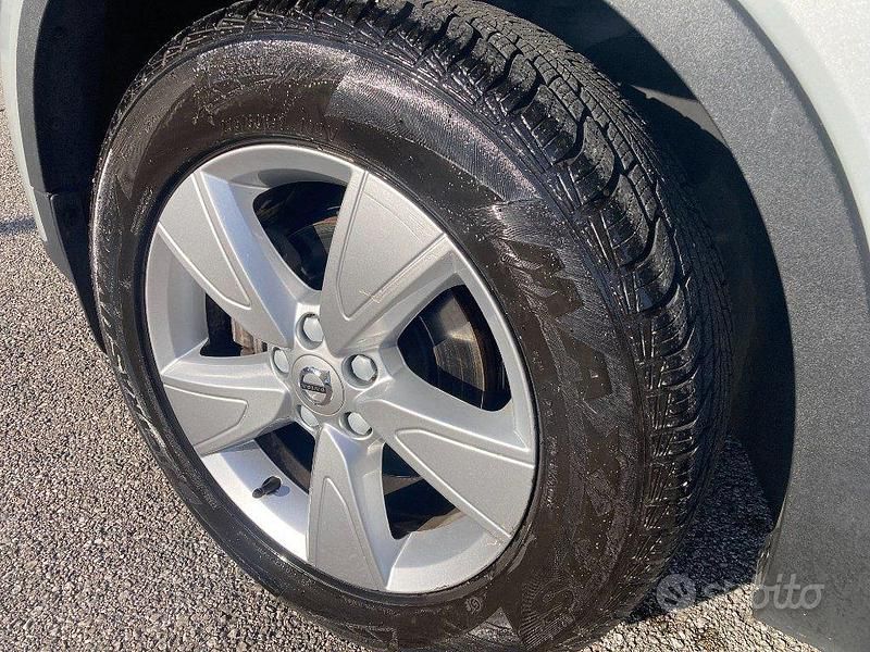 Usata Volvo XC40 129 CV (94 kW) 2023 Grigio SUV