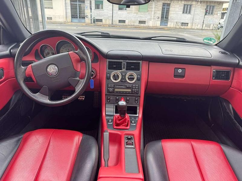 Usata Mercedes SLK200 137 CV (100 kW) 1998 Argento Cabrio